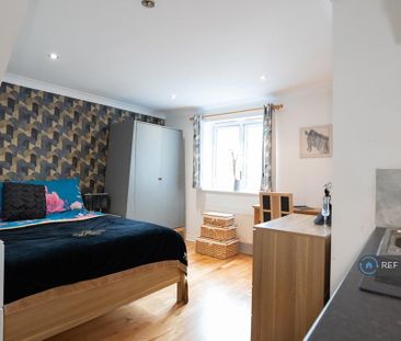 Studio to rent - Photo 3