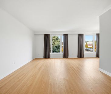 For Lease - 23 Caldwell Crescent, Brampton, Ontario - Photo 2