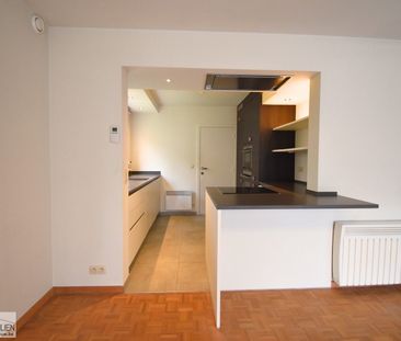 Vernieuwd 3-slaapkamer appartement te huur nabij het centrum van Si... - Photo 5