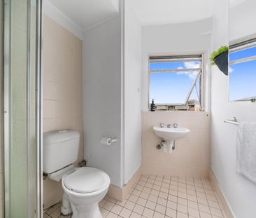 54/68 Roslyn Gardens, Elizabeth Bay NSW 2011 - Studio For Rent | Do... - Photo 4