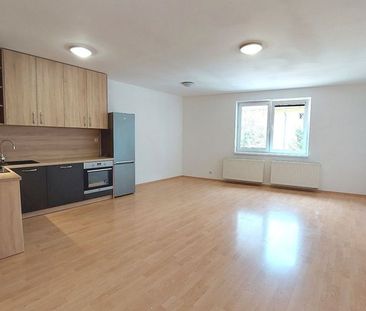 PRENÁJOM: 2 IZBOVÝ BYT 64 M2, CENTRUM KEŽMAROK - Photo 1