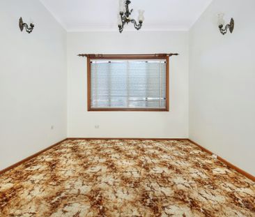 74 Rowland Avenue, Wollongong - Photo 1