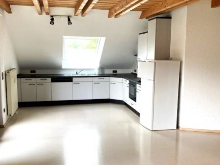 Zu vermieten an Einzelperson!Tolle 3,5-Zimmer-Dachgeschoss-Maisonettewohnung in Zweifamilienhaus - Photo 4