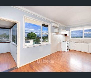 Home with the Views! - Photo 4