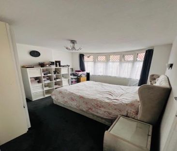 3 Bed Semi-Detached House, Wychwood Avenue, LU2 - Photo 4