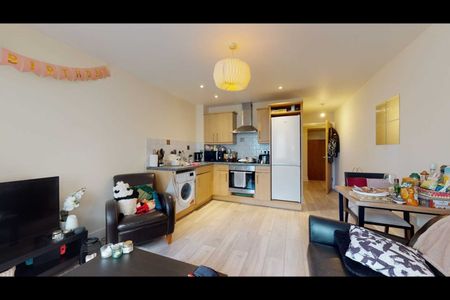 2 Bed Flat, Ridley Road, SW19 - Photo 2