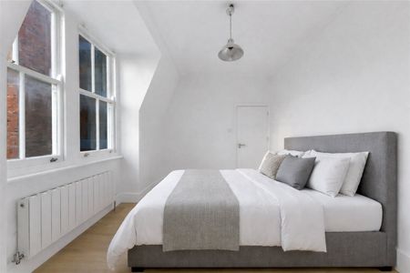 Refurbished Two-Bedroom Apartment in a Period Block, Marylebone Village - Photo 3