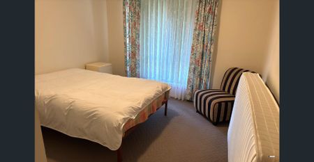 Charming Garden Home - Photo 4