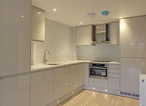 Liston House, Cromwell Gardens, Marlow, SL7 - Photo 1