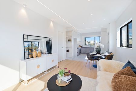 Stylish 3-Bedroom Home with Study - Photo 2