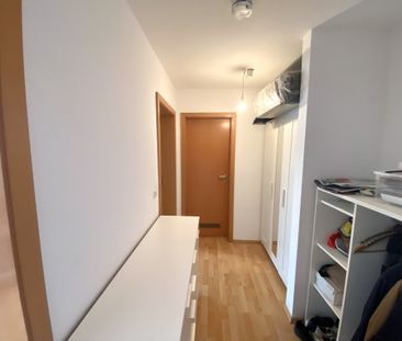 Dachgeschosswohnung mit zwei Zimmern und wunderschönem Ausblick! - Photo 2