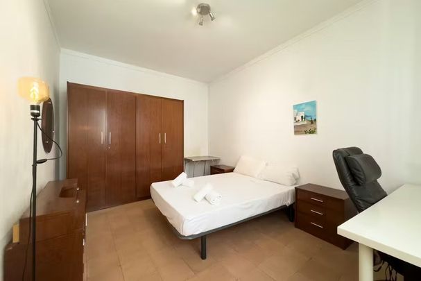 Carrer de la Riera Blanca, Barcelona, Catalonia 08028 - Foto 1