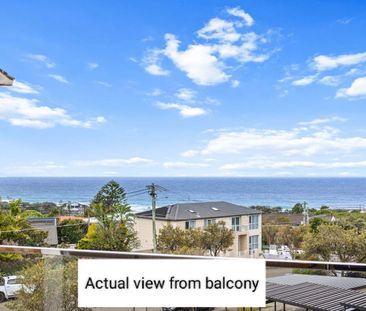 Stunning coastal living , ocean views, off street parking and huge storage cage, oak timber floors and white painted walls, perfect coastal living - Photo 2