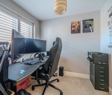 Waring Crescent, Aylesbury, Aston Clinton - Photo 4