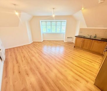 2 bedroom penthouse to rent - Photo 4