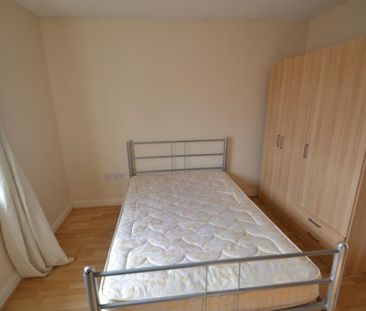 4 bedroom townhouse to rent - Photo 3