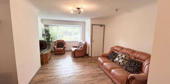 An Awesome Houseshare for Rent in Southampton Room 2 - Photo 2