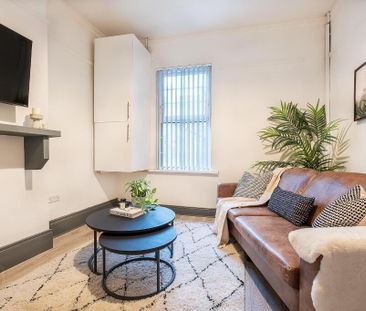 Room 3, 66 Willowbank Gardens, Belfast, BT15 5AJ - Photo 2
