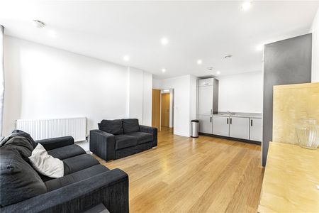 Coral Apartments, Salton Square, London, E14 7GL - Photo 2