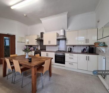 1 bedroom in a house share to rent - Photo 6