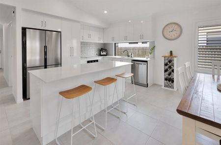 5 Werrington Street, Bohle Plains QLD 4817 - House For Rent | Domain - Photo 2