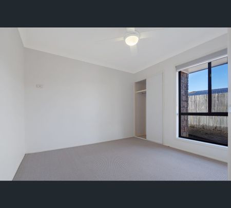 27 Northview Cct, Medowie, NSW 2318 - Photo 4