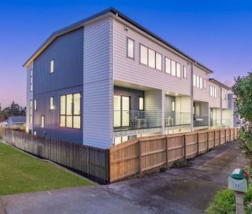 Modern 3BR + Study/Office Townhouse in Panmure - Photo 1