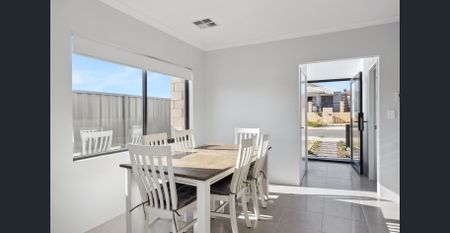 Modern living with room to make it your own - Photo 3