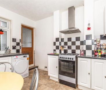 3 bedroom flat to rent - Photo 1