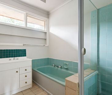 Close to shops & transport - Photo 6