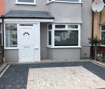 5 Bed Terraced House, Malham Terrace, N18 - Photo 4