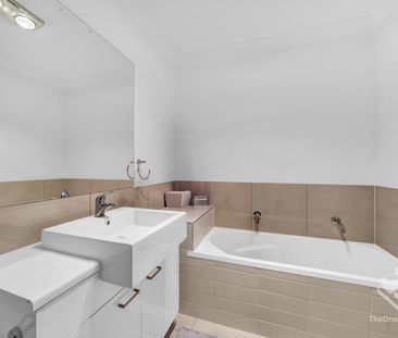 BEAUTIFULLY DESIGNED 3-BEDROOM UNIT - Photo 5