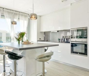 Luxury penthouse for rent in Estepona, Spain - Photo 5