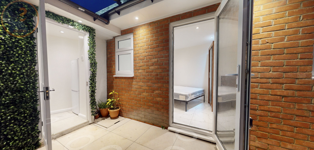 Studio to rent - Photo 1