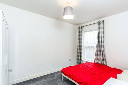 4 bedroom terraced house to rent - Photo 5