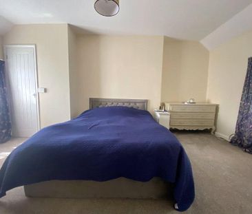 3 bedroom end of terrace house to rent - Photo 4