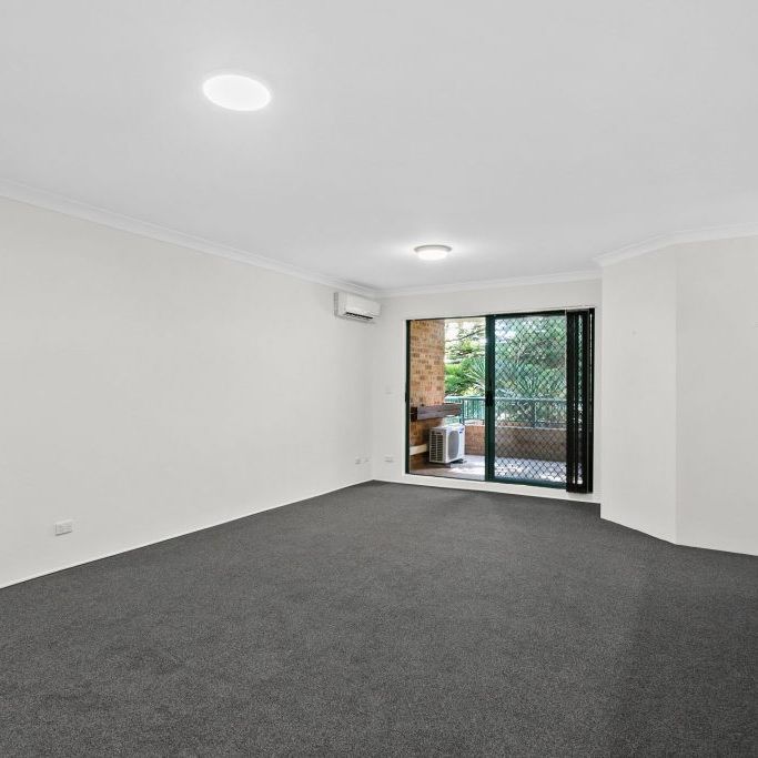 Stylish & Conveniently Located Apartment - Photo 1