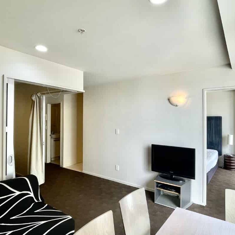 2 Bedroom Furnished Apartment near University - Photo 1