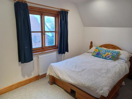 3 bedroom semi-detached house to rent - Photo 4