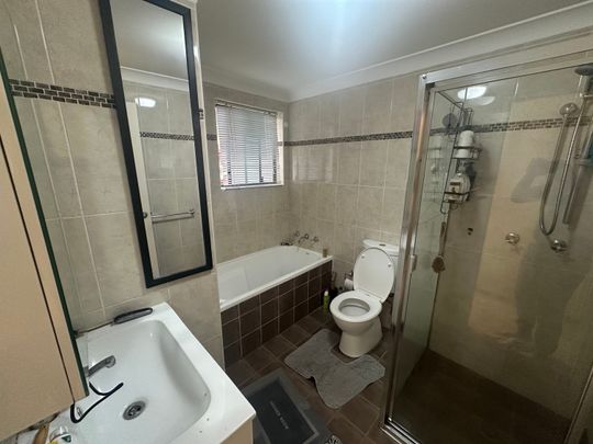 Beverly Hills - Photo 1