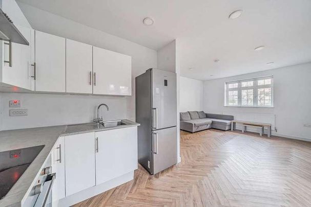 Langdale Avenue, Mitcham, CR4 - Photo 1