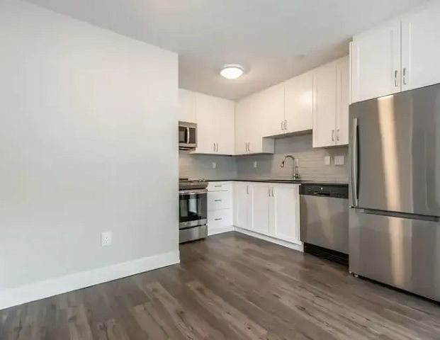 2648 Graham St, Victoria, BC V8T 3Y9, Canada | 2648 Graham St, Victoria - Photo 1