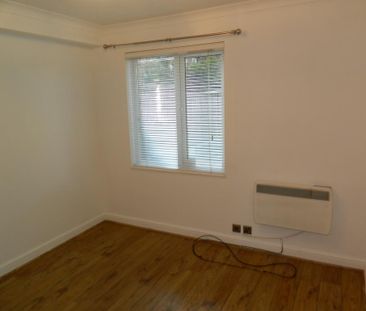 1 bedroom ground floor maisonette to rent - Photo 4