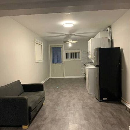 Bachelor Apartment near Sheppard West Subway Station - Photo 4