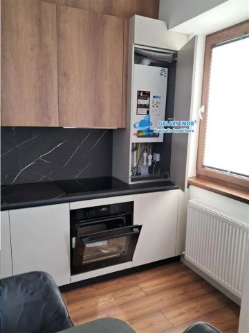 INCHIRIERE APARTAMENT 3 CAMEREL modern cu garaj - Fotografie 5