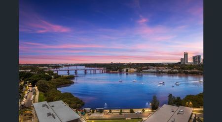 Luxury Water Front Property - Photo 3