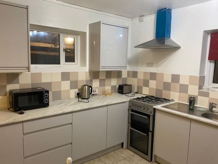 22 Blackbrook Road - refurbished student homeLoughborough - Photo 4