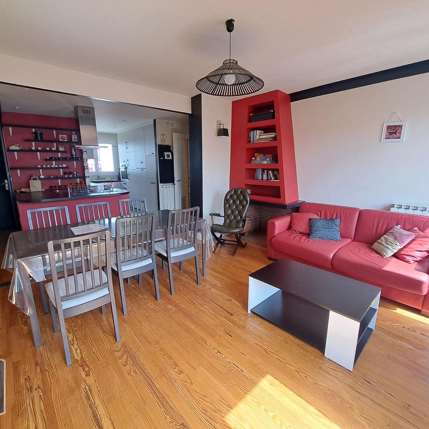 Location Appartement 4 pièces 82m² ROYAN 17200 - Photo 1