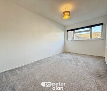 West View, Taffs Well, CARDIFF - Photo 2