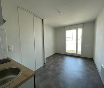 Location Appartement 1 pièce 18m² NIMES 30000 - Photo 2